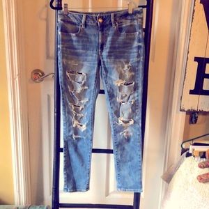 American Eagle - Size 4 Ankle Jegging Jean - Distressed Faded Wash Super Stretch